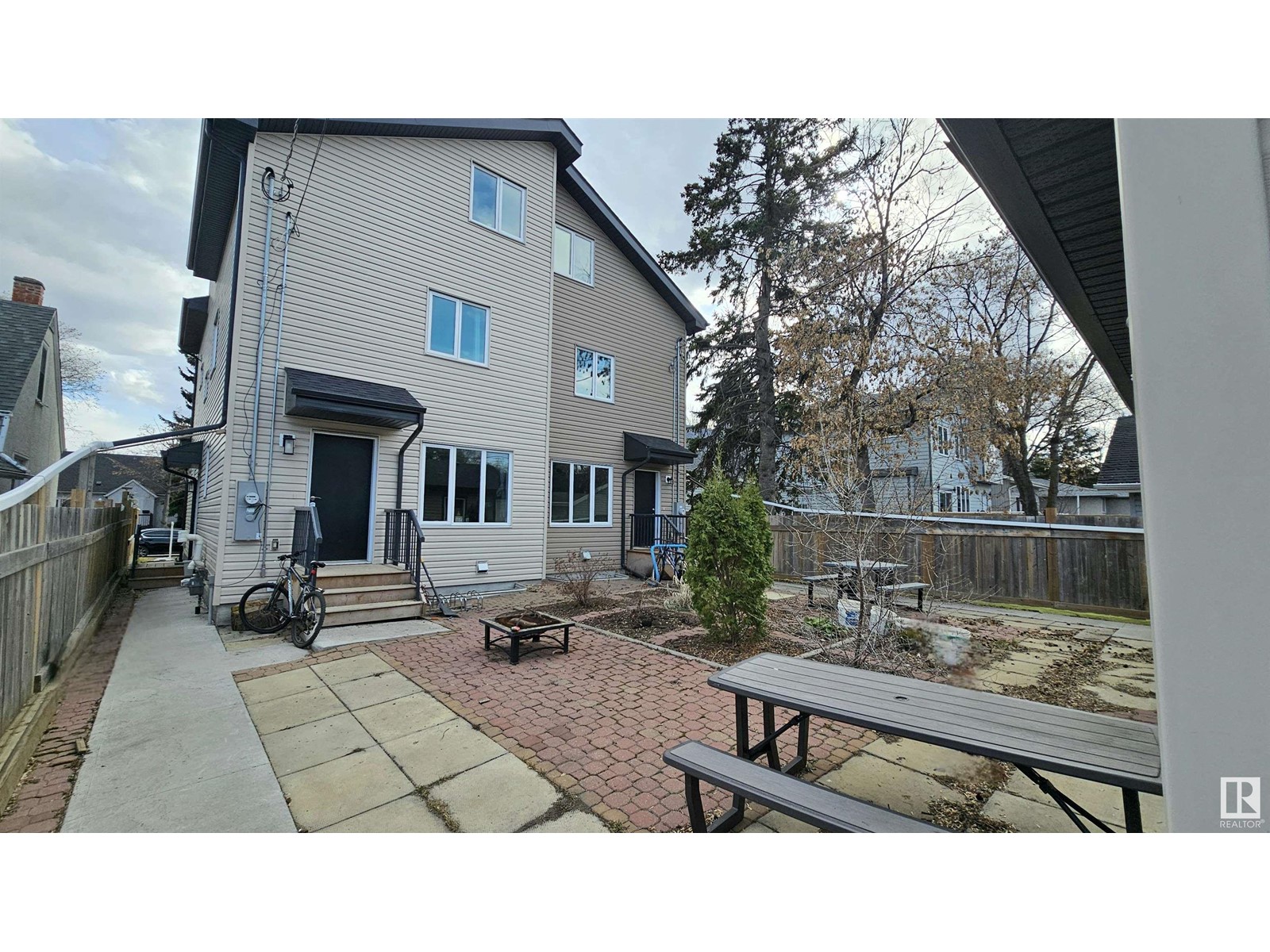 11146 78 AV NW