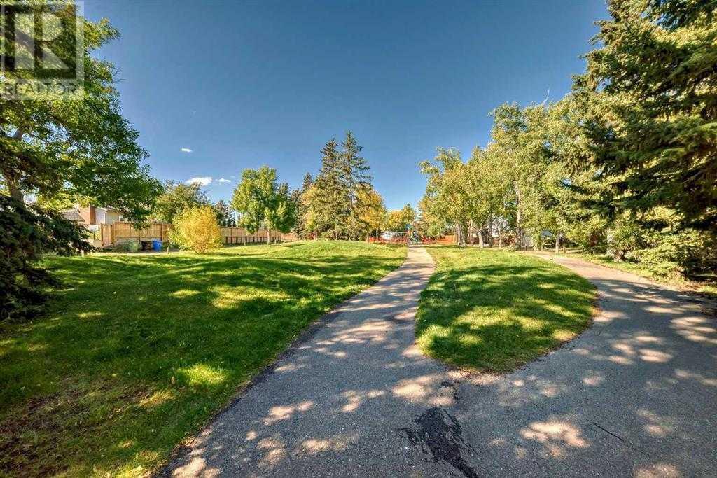 423 Whitehorn Place NE