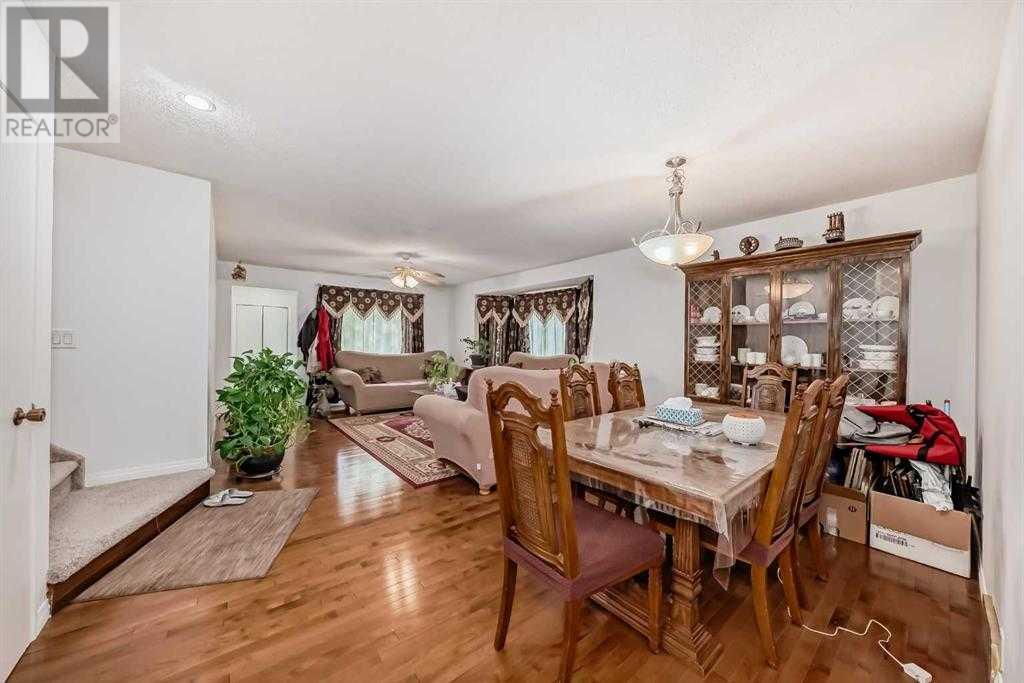423 Whitehorn Place NE