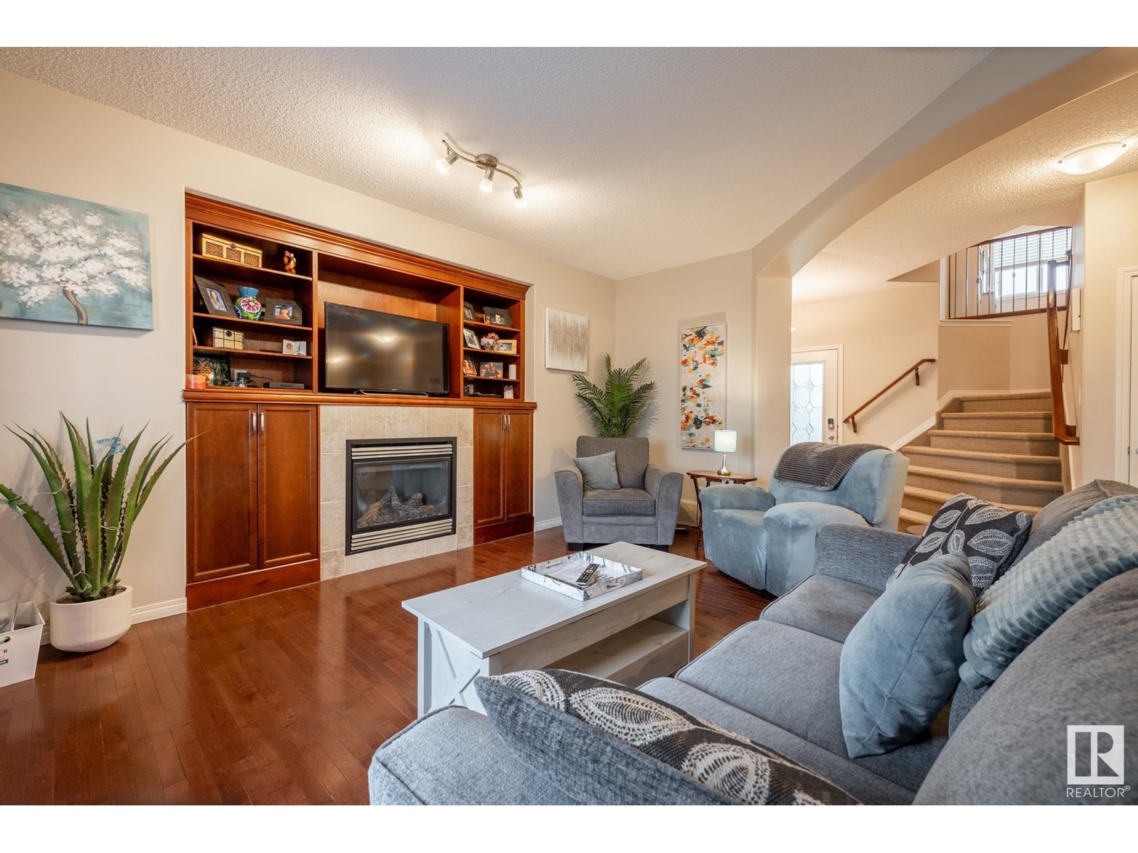 217 FOXTAIL WY