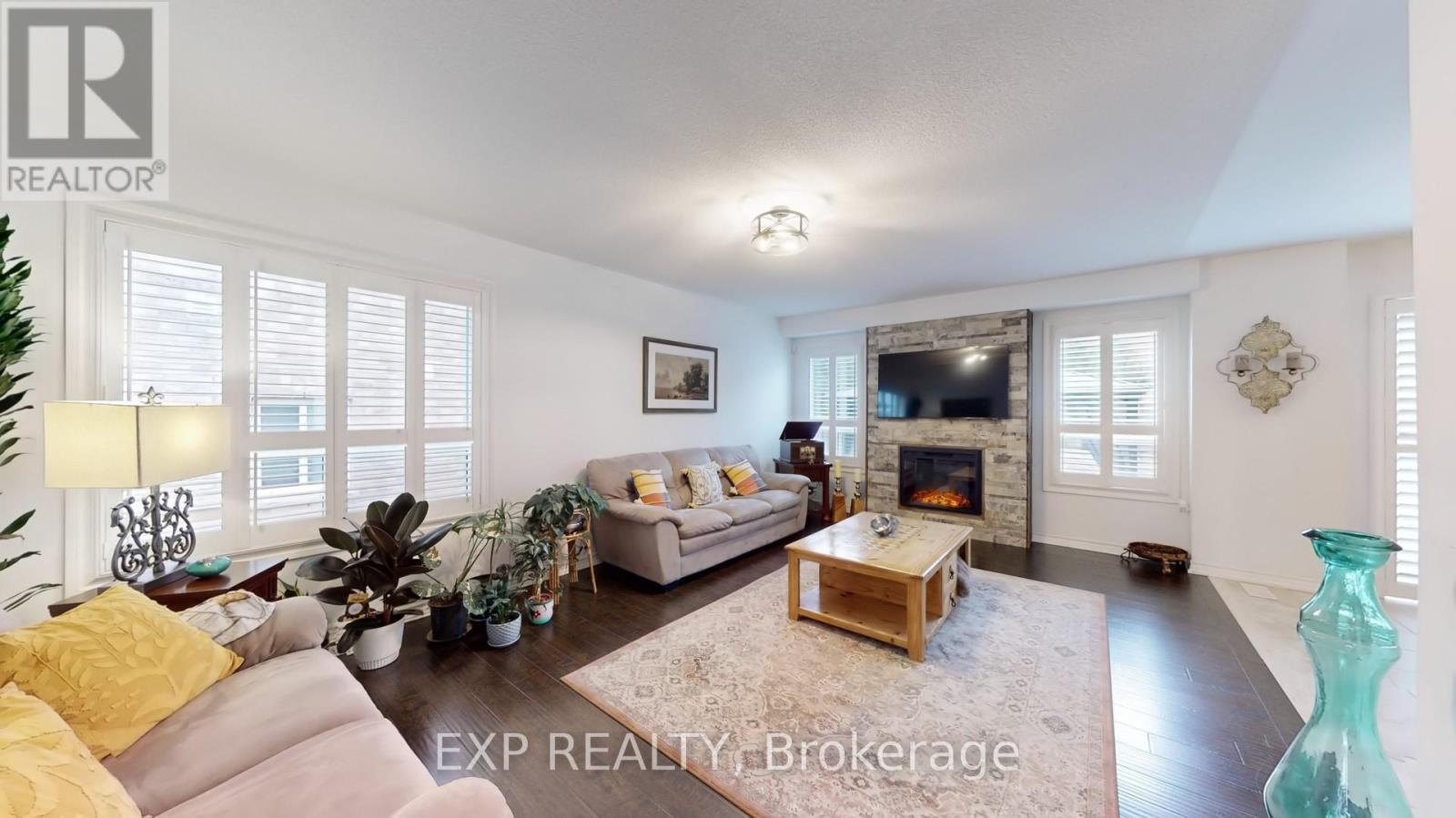 136 DONALD STEWART CRESCENT