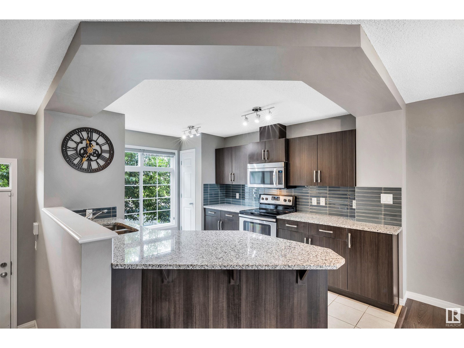 #51 9151 SHAW WY SW