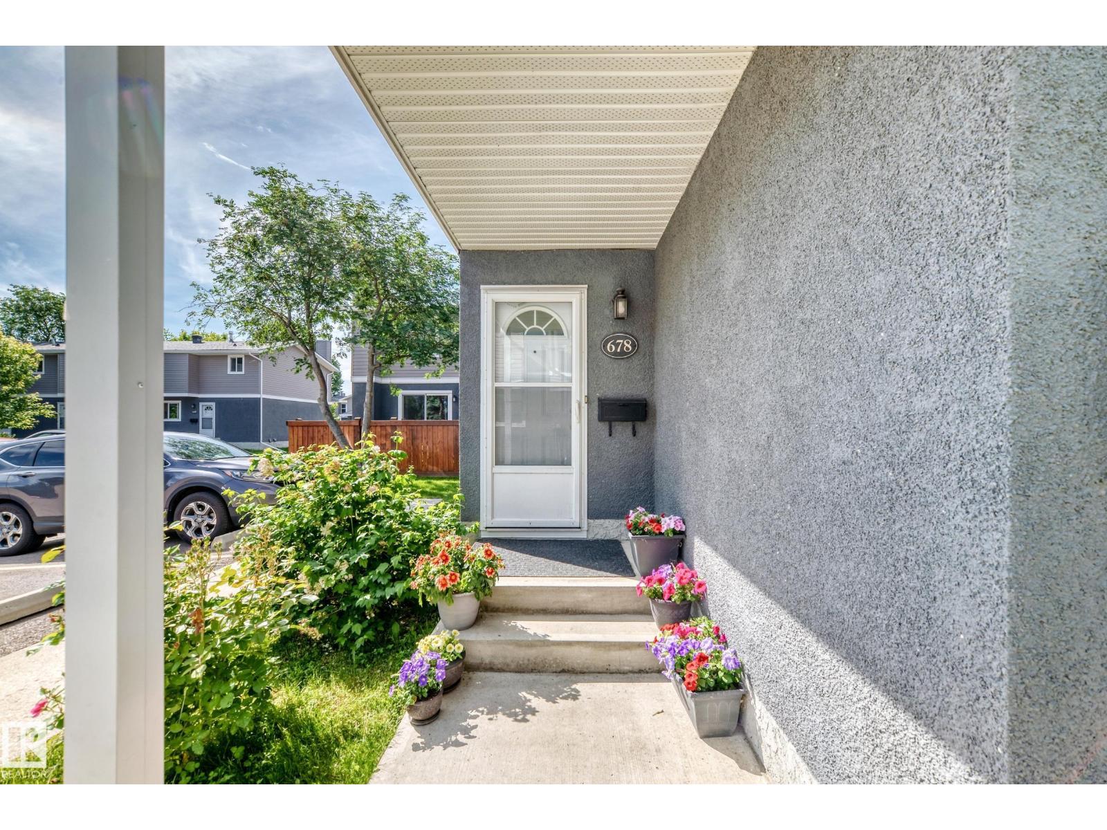 678 LAKEWOOD RD N NW