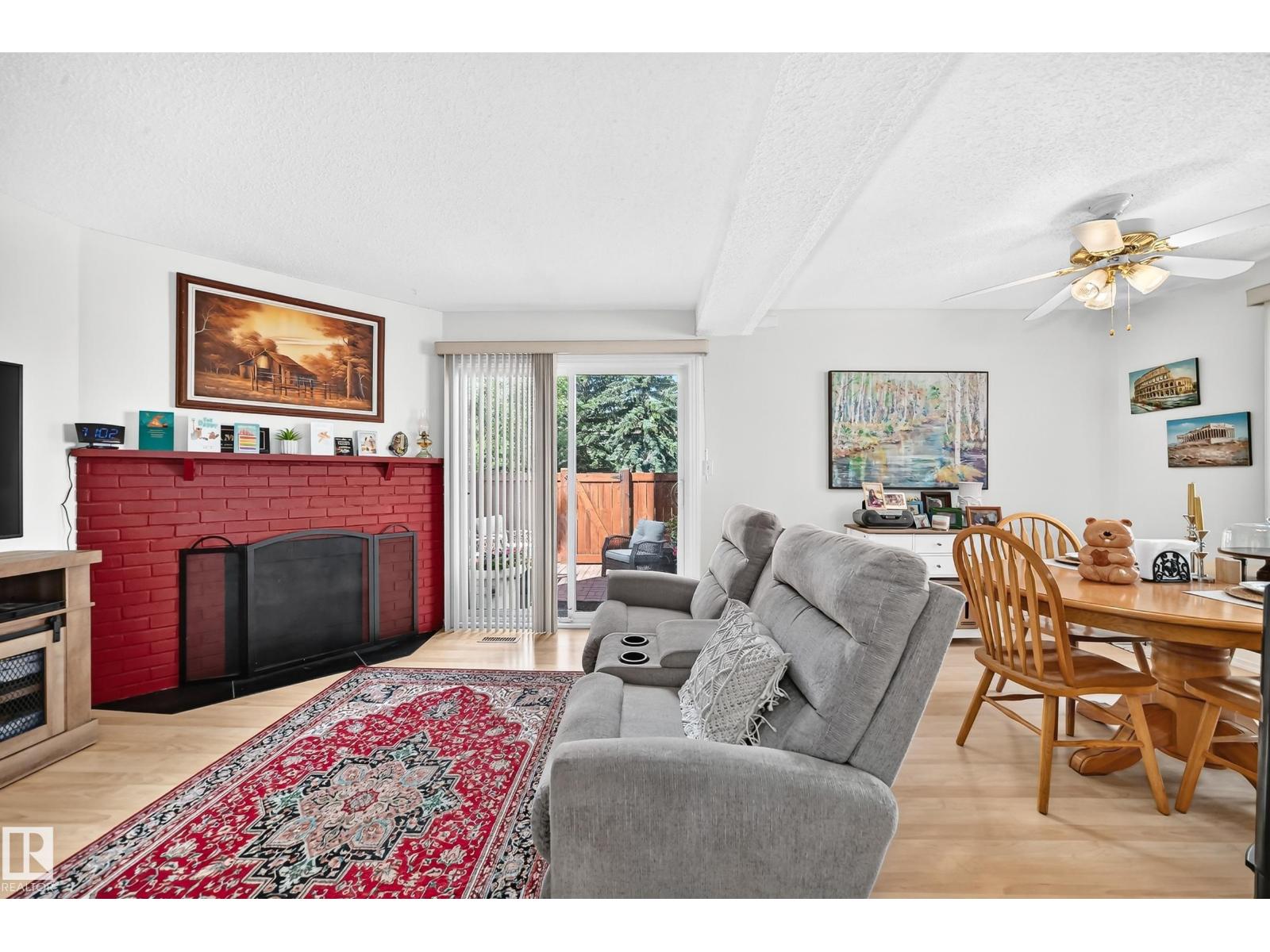 678 LAKEWOOD RD N NW