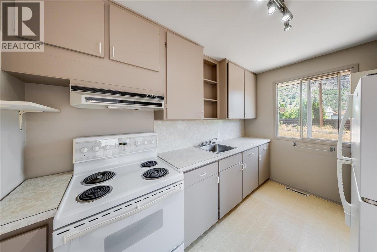 706 Hermia Crescent