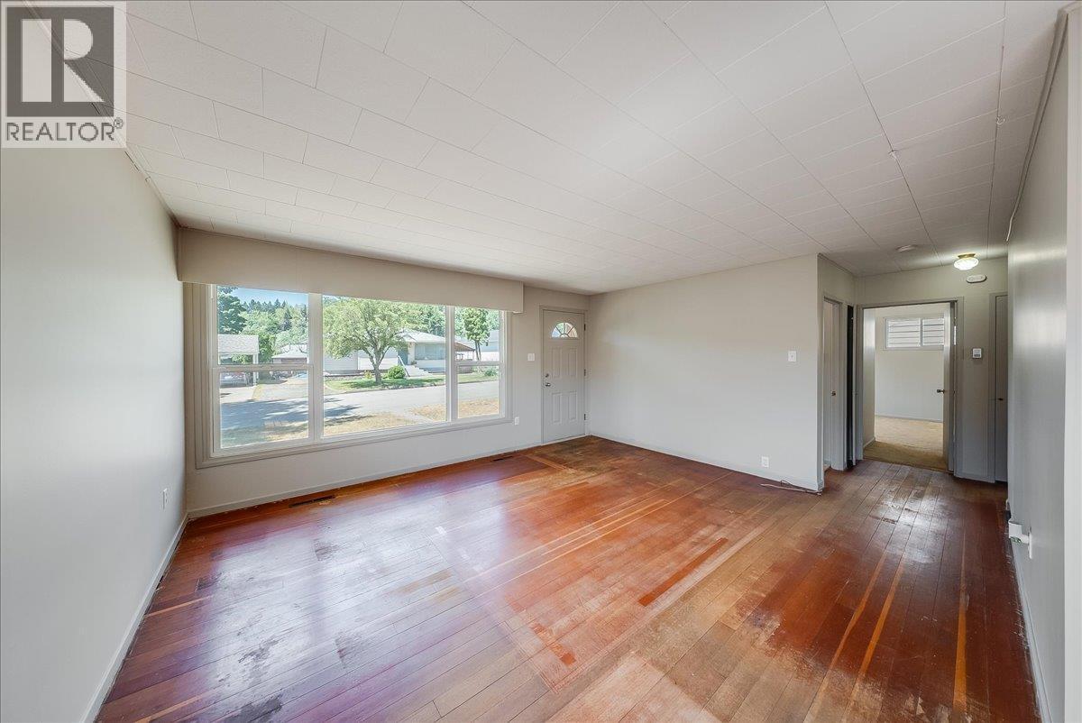 706 Hermia Crescent