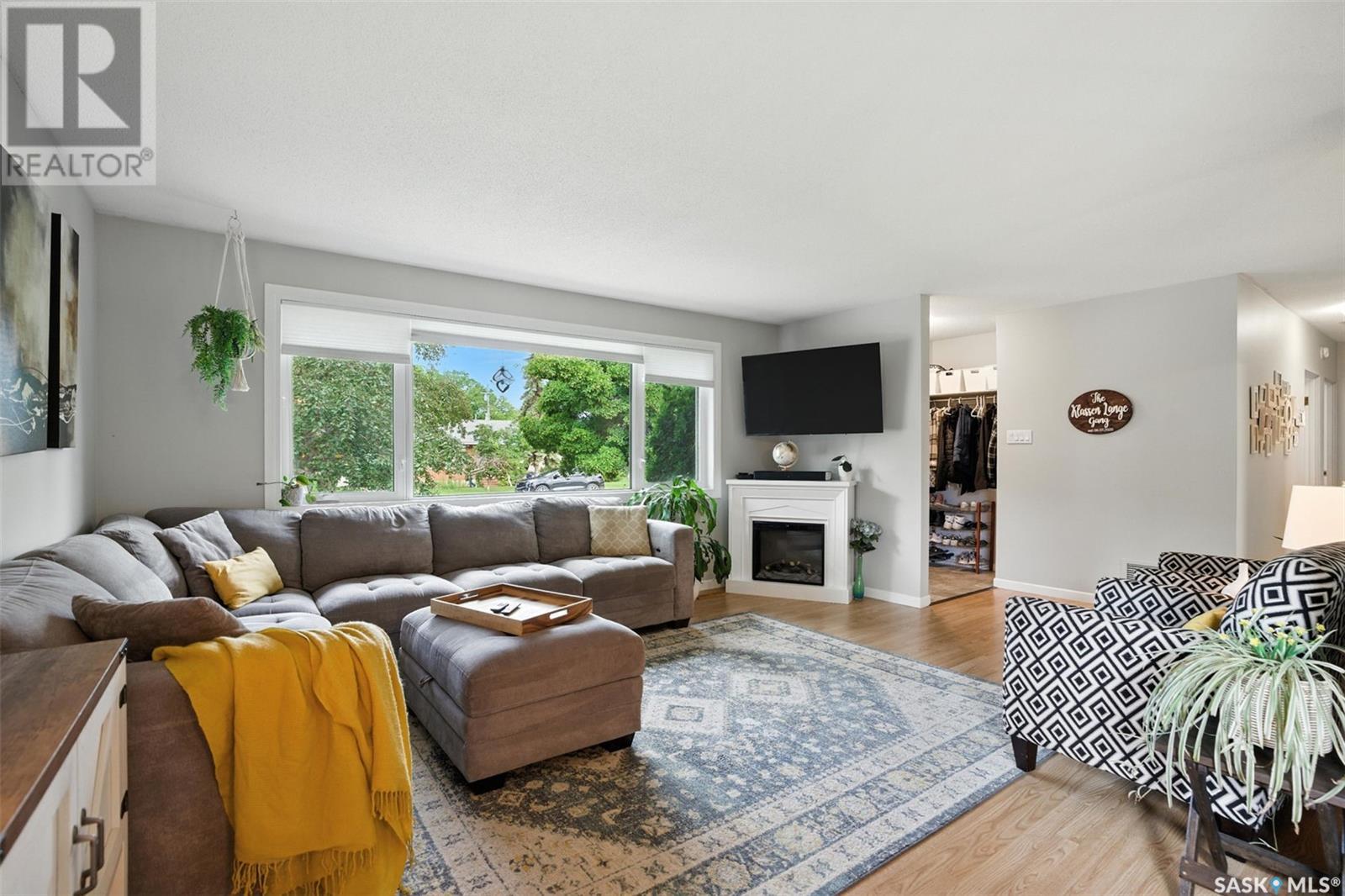 2804 MacEachern AVENUE
