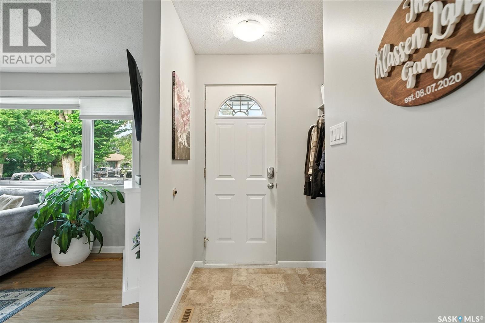 2804 MacEachern AVENUE