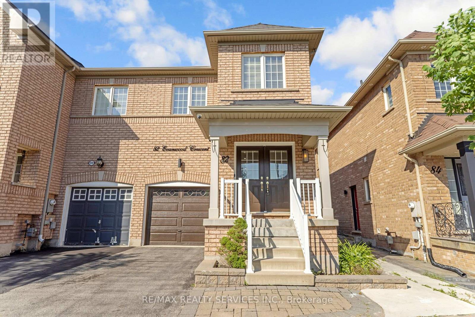 82 EVANWOOD CRESCENT