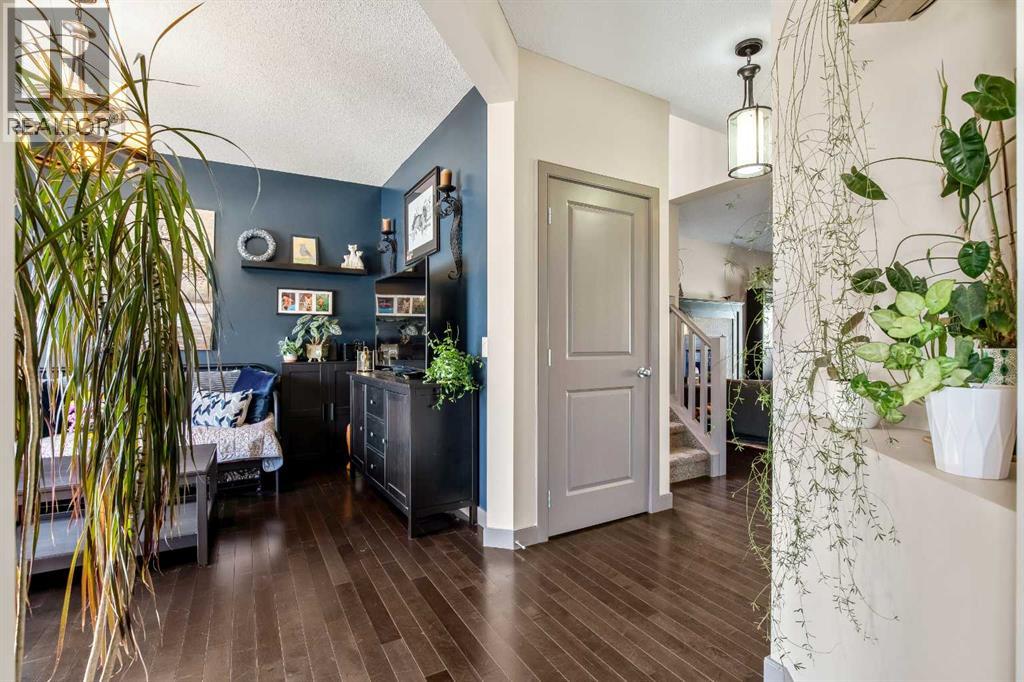 77 Elgin Meadows Manor SE