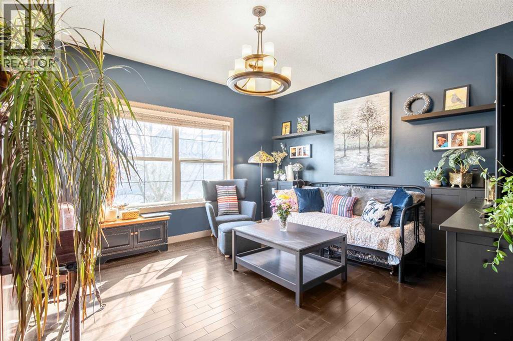 77 Elgin Meadows Manor SE