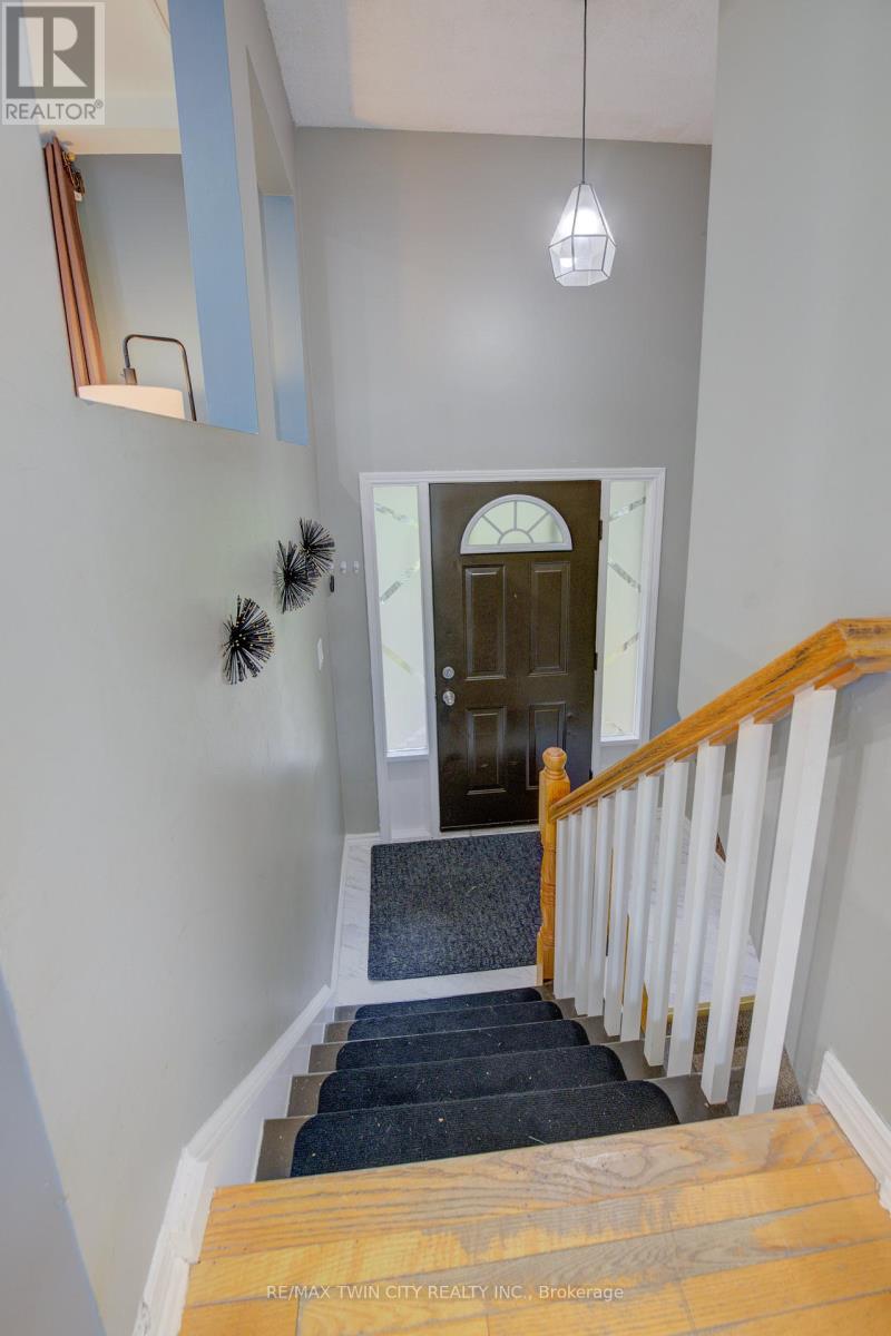 80 FOLKSTONE CRESCENT