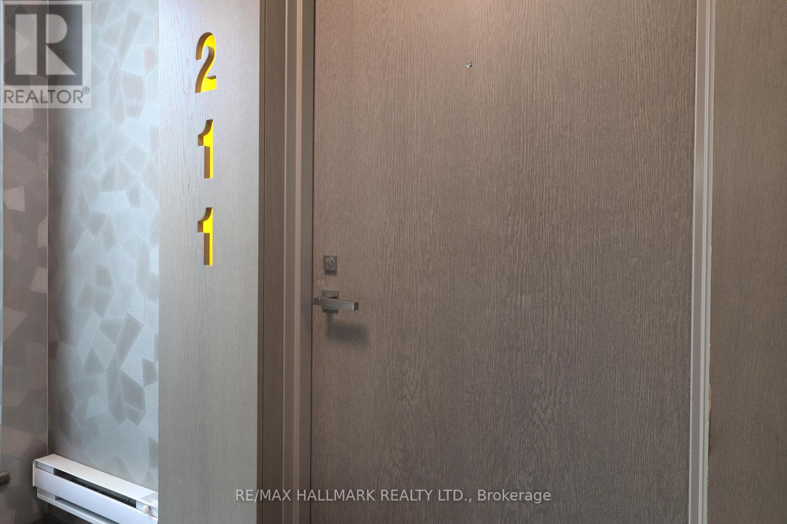 211 - 109 OSSINGTON AVENUE