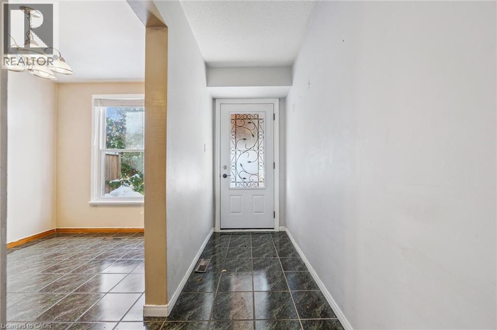 3173 GWENDALE Crescent