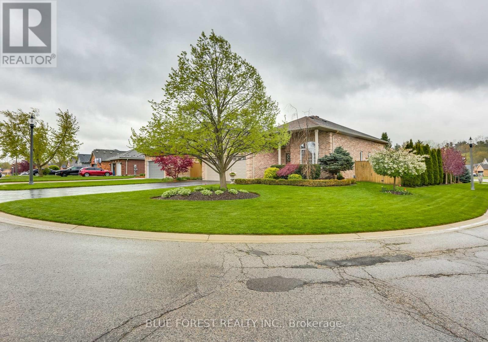 179 FOREST GROVE CRESCENT