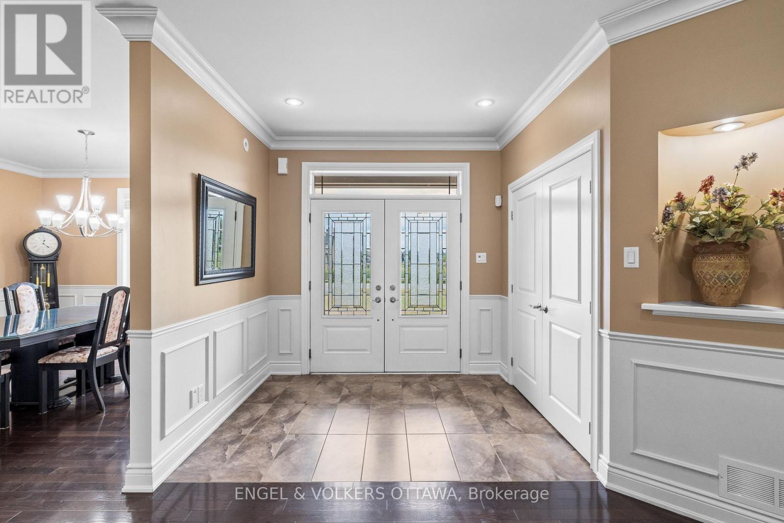 7510 VILLAGE CENTRE PLACE