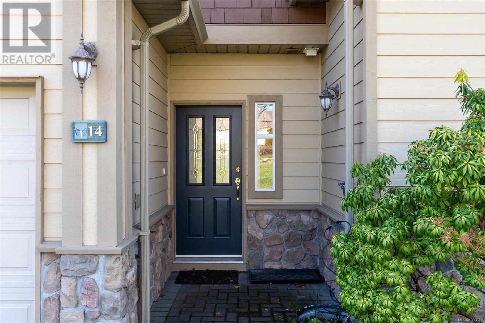 14 3281 Maplewood Rd