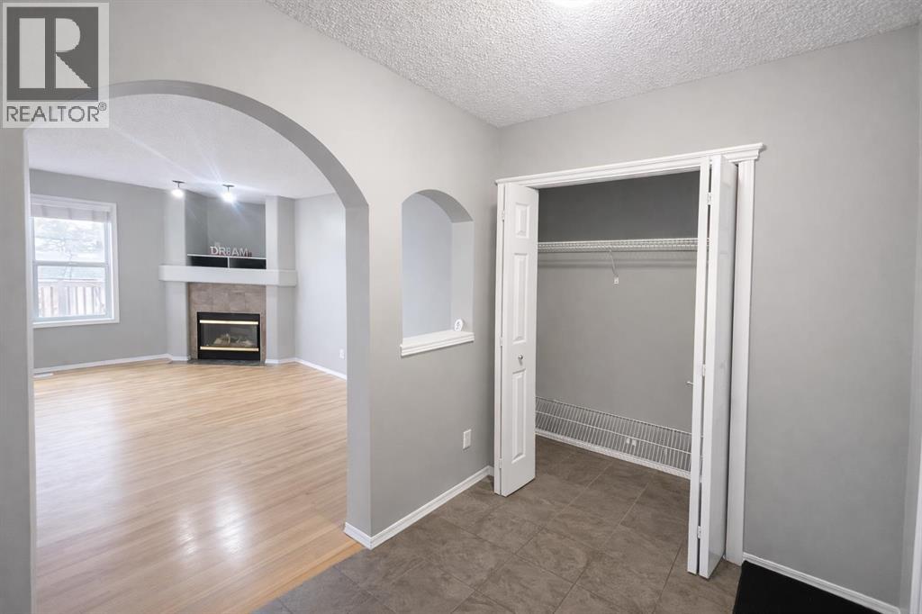 119 Country Hills Heights NW