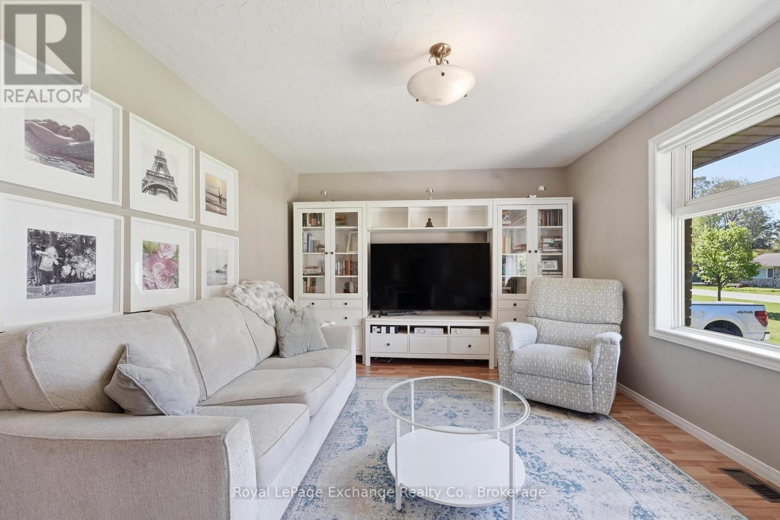 609 TUSCARORA ROAD