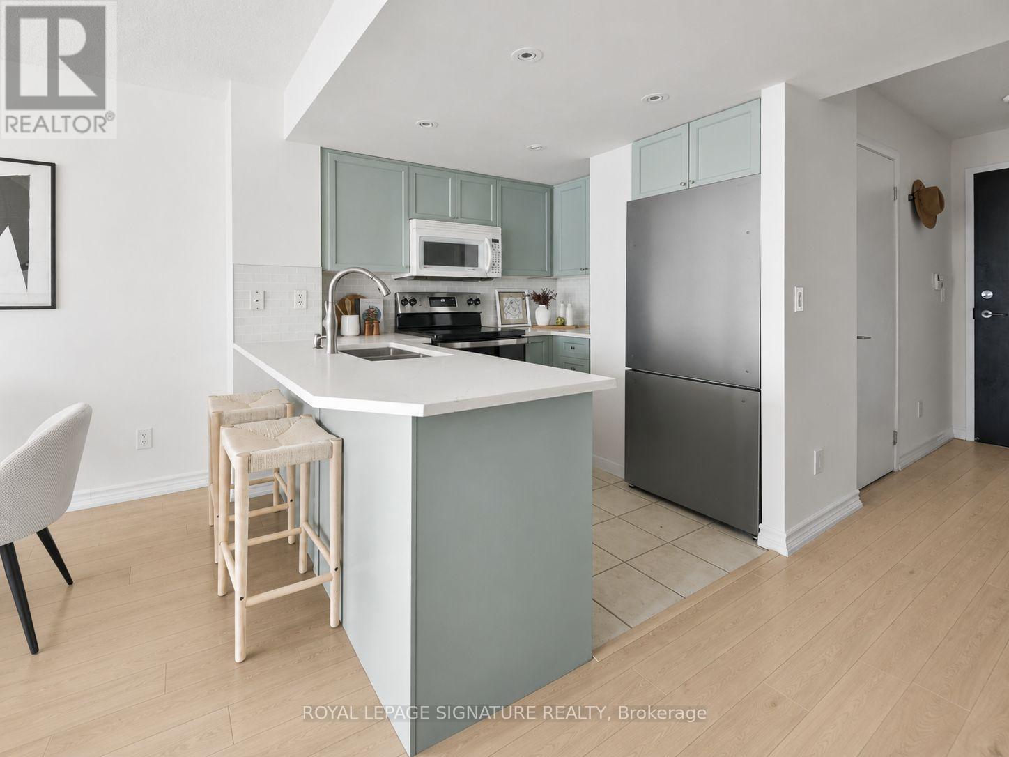 1102 - 231 FORT YORK BOULEVARD