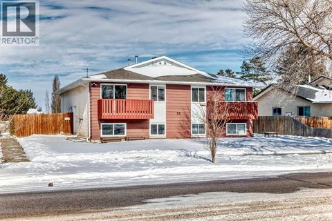 33 Meadowlark Boulevard N Lethbridge AB T1H4R4