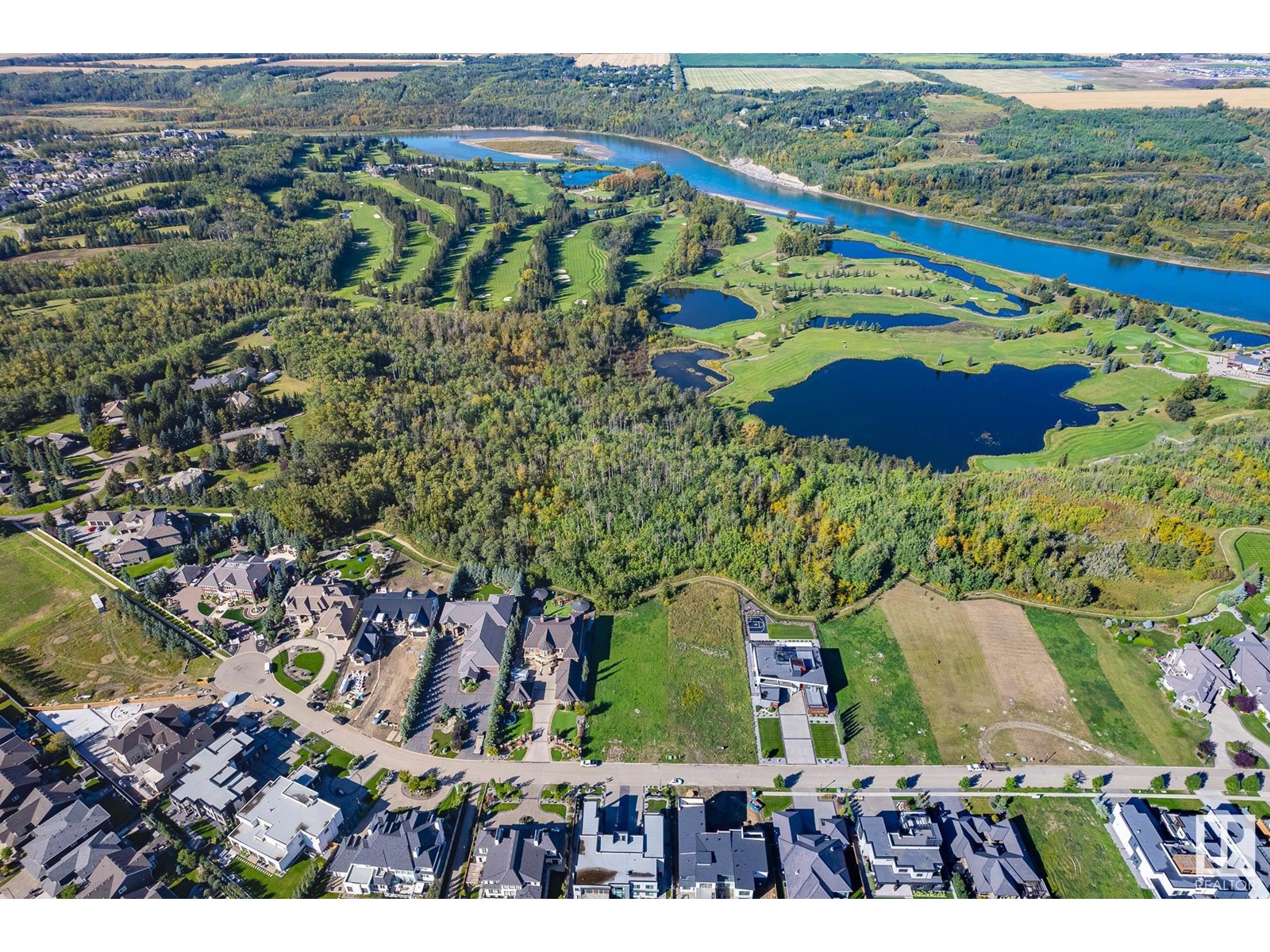 24 WINDERMERE DR SW