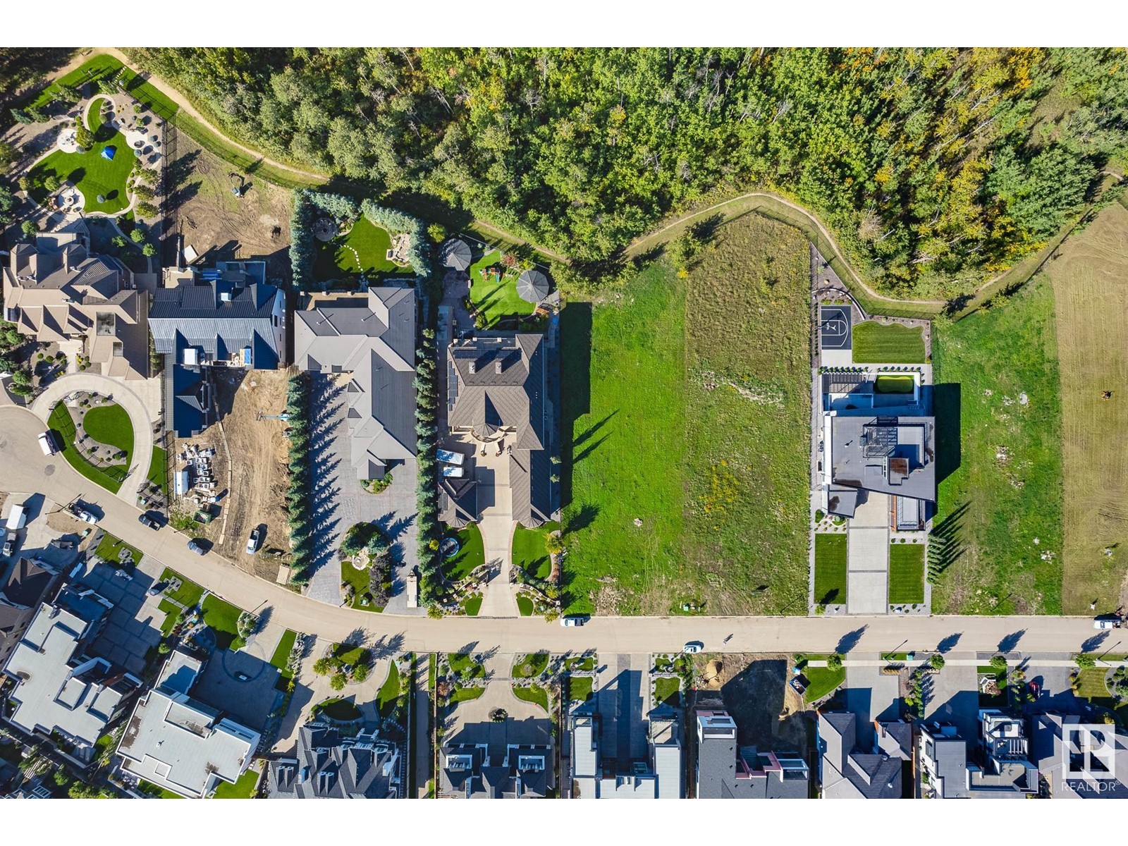 24 WINDERMERE DR SW