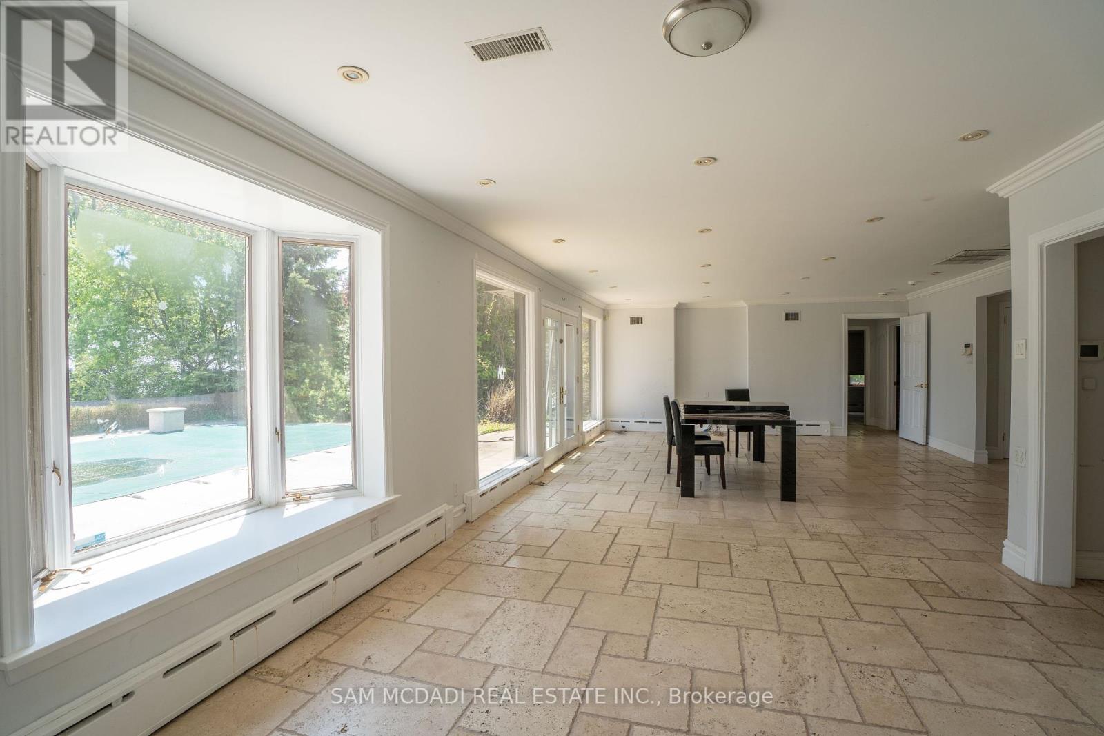 1588 WATERSEDGE ROAD