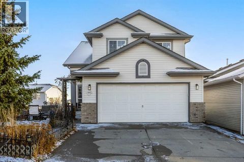 60 Tuscarora Way NW Calgary AB T3L2G9