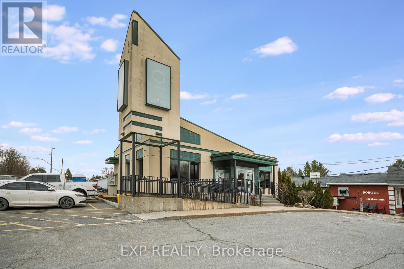 523 LIMOGES ROAD NE