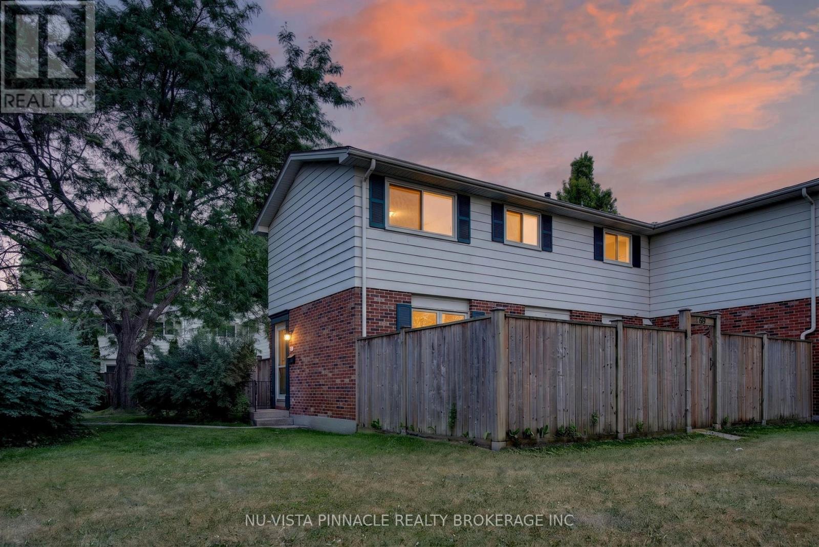 Photo 1 of 37 — 69 CONWAY DRIVE, London South (South X), ON N6E2H4