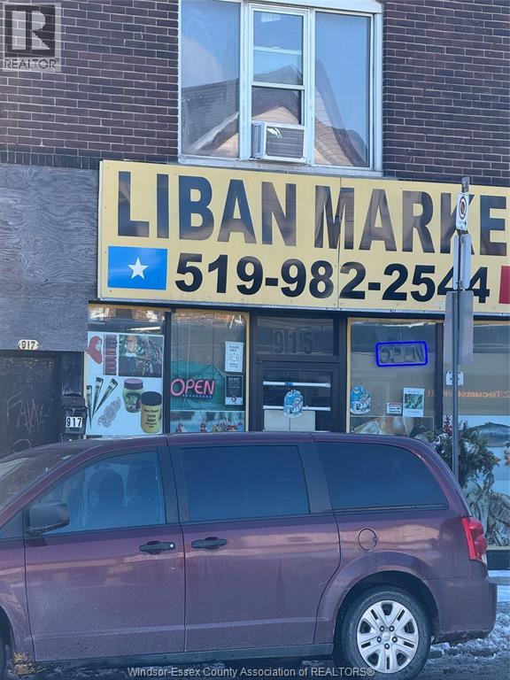 917 WYANDOTTE STREET East