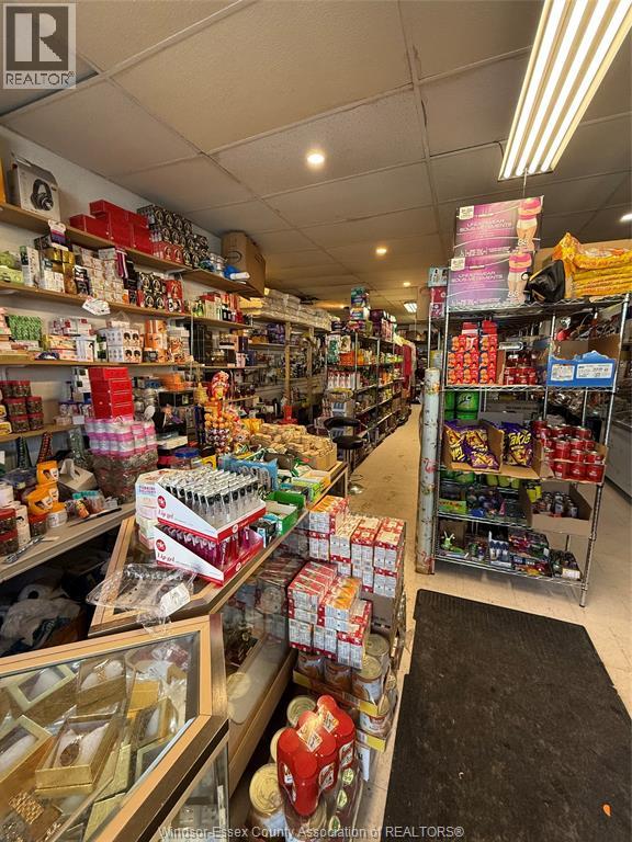 917 WYANDOTTE STREET East