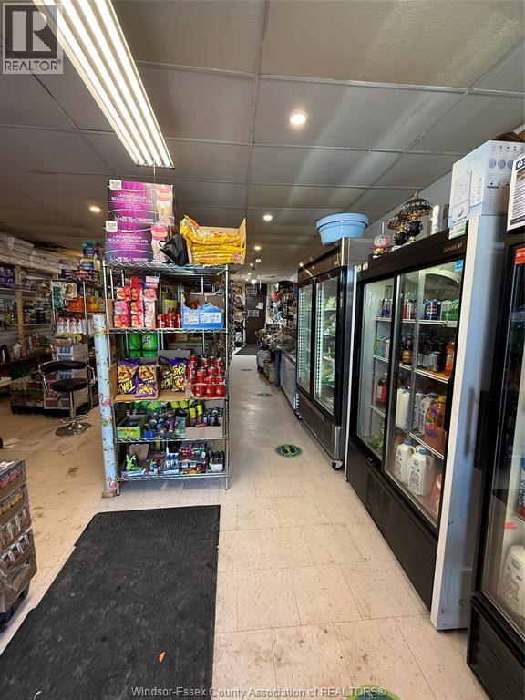 917 WYANDOTTE STREET East