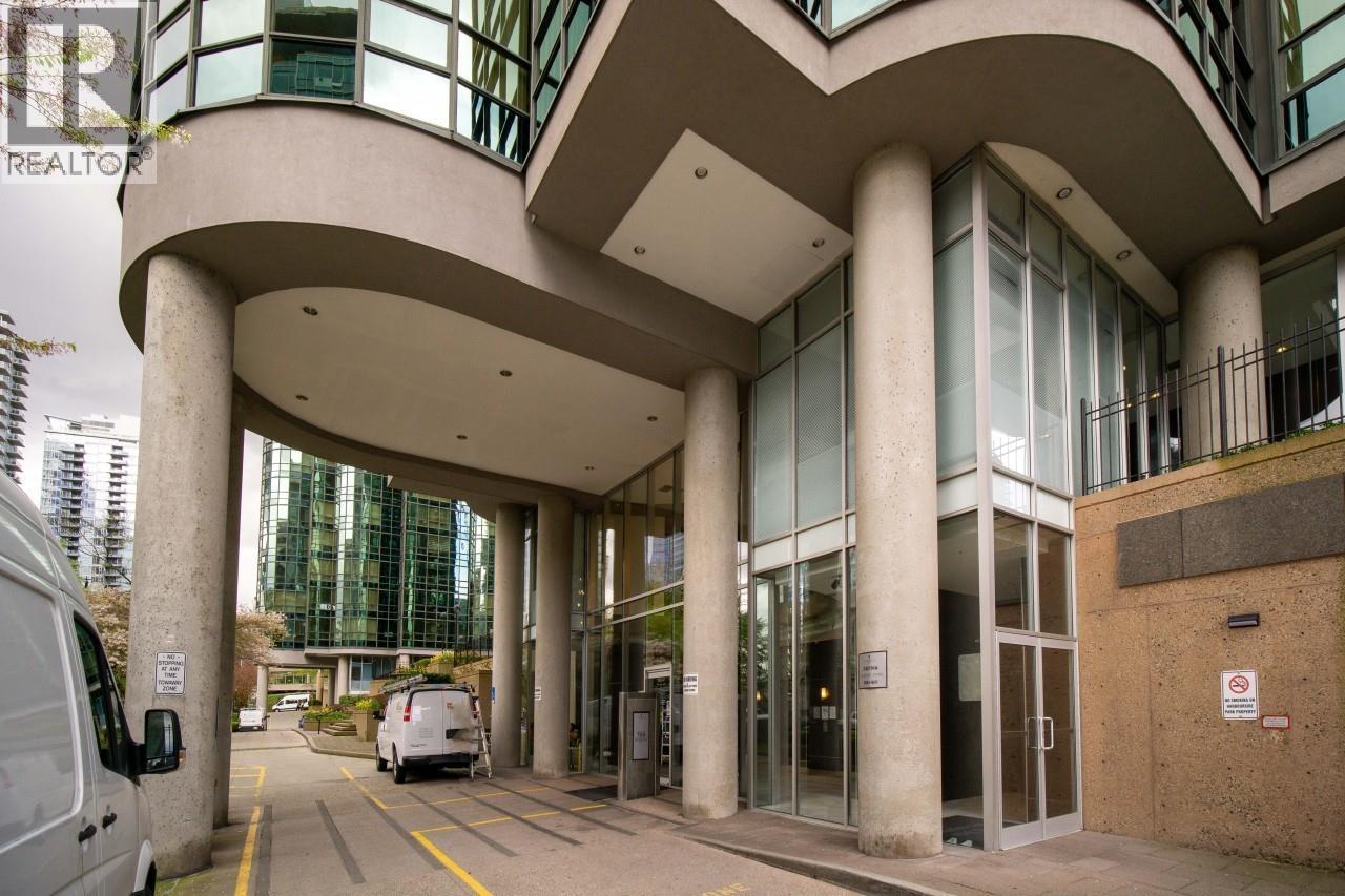 302 588 BROUGHTON STREET