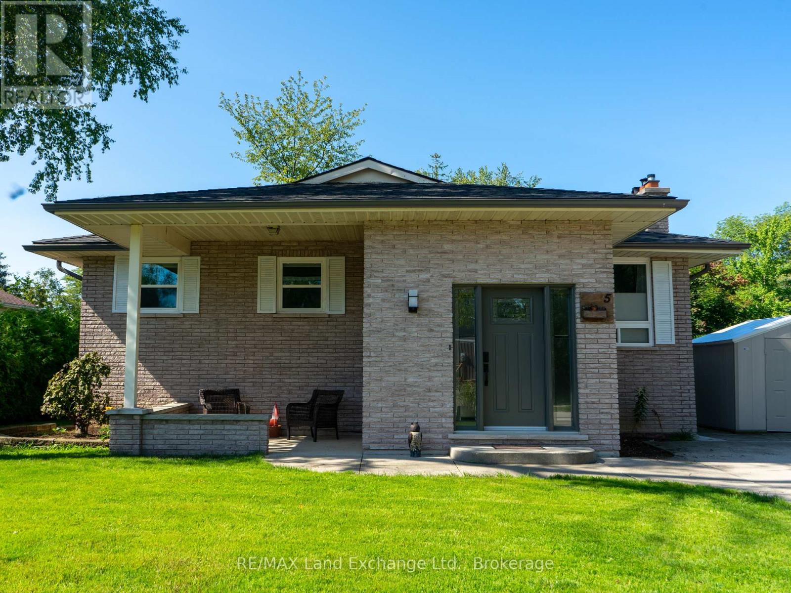 5 MACGREGOR BEACH ROAD