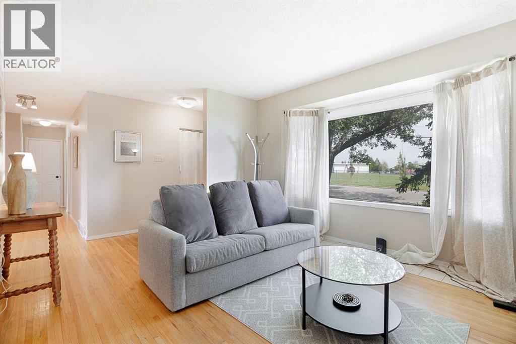 639 Thornhill Drive NW