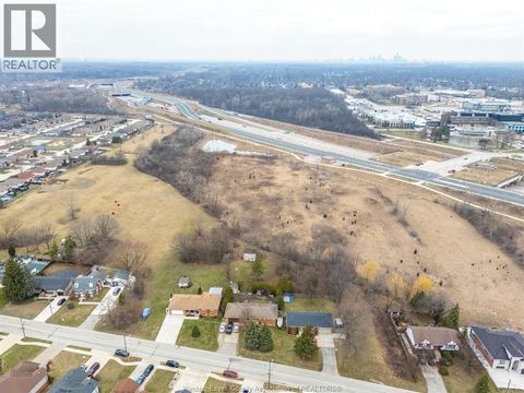 V/L Randolph AVENUE LaSalle ON N9H1C1