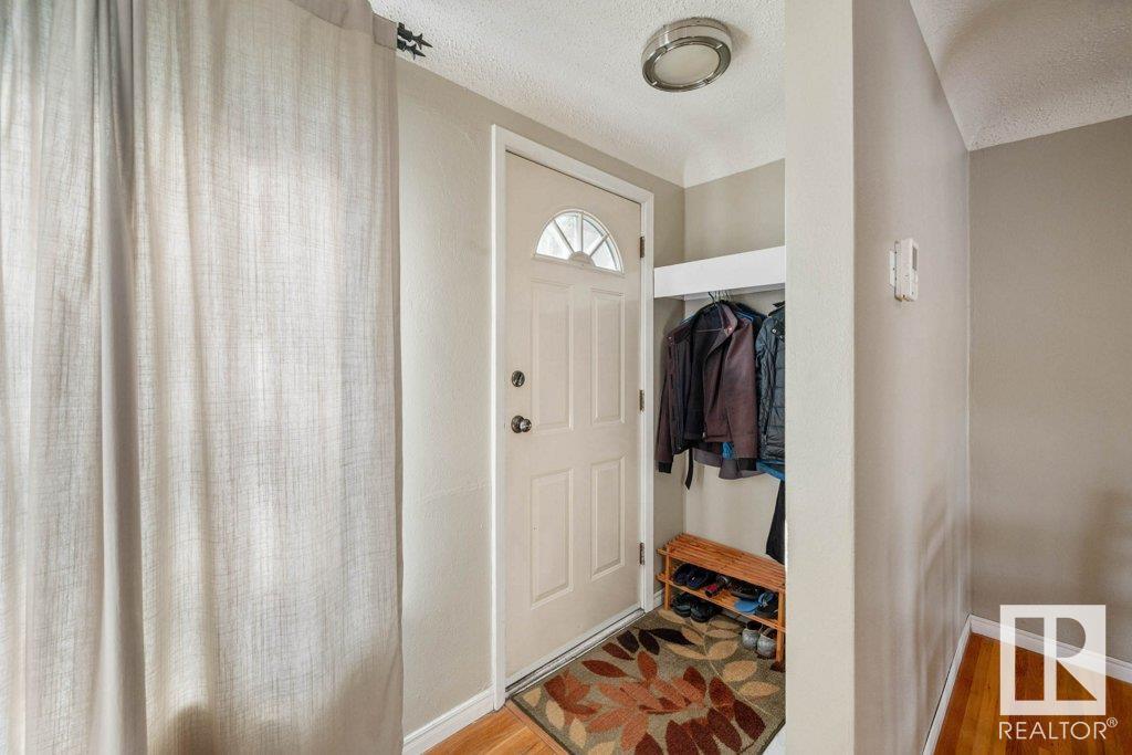 8658 77 ST NW