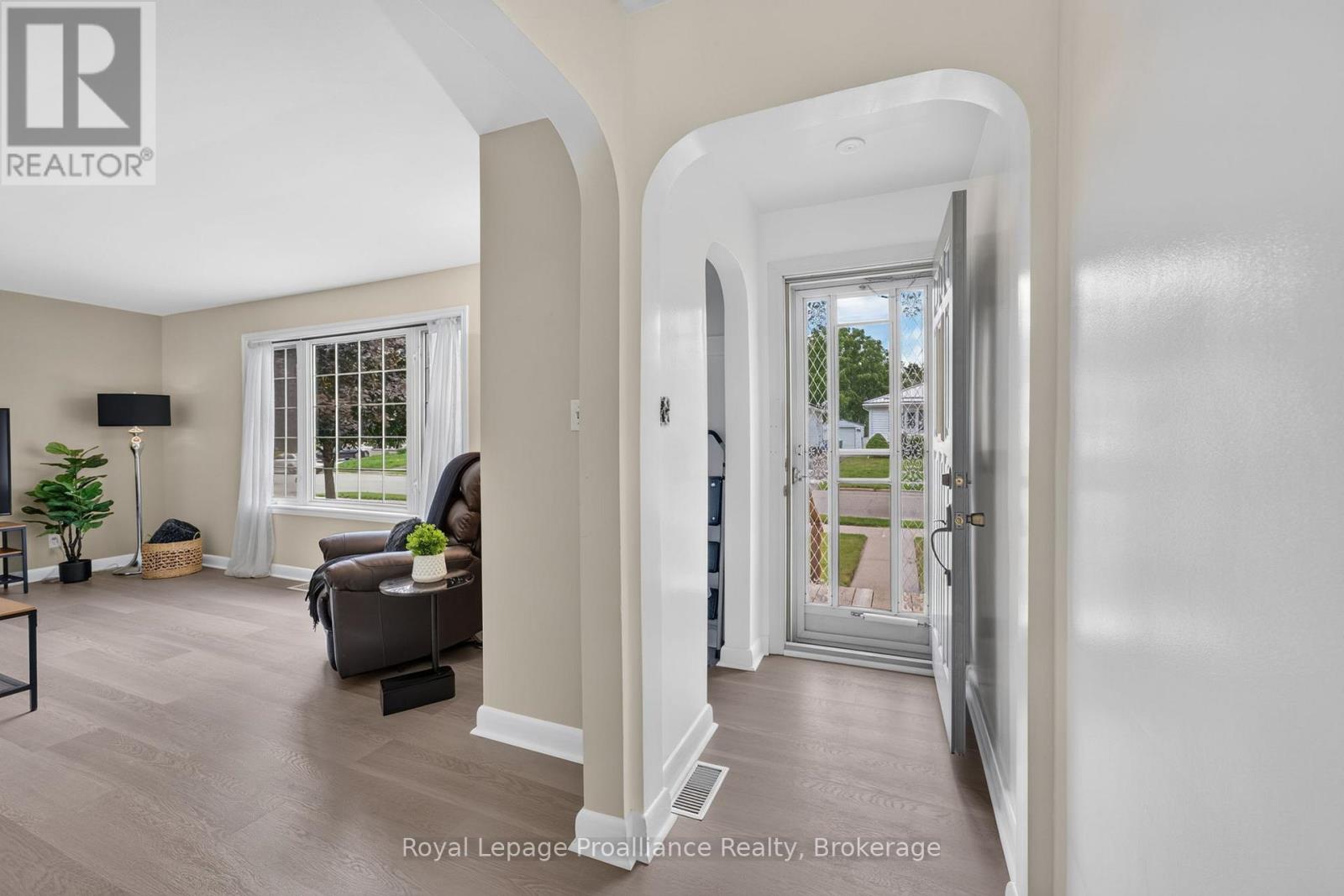 43 HASTINGS DRIVE