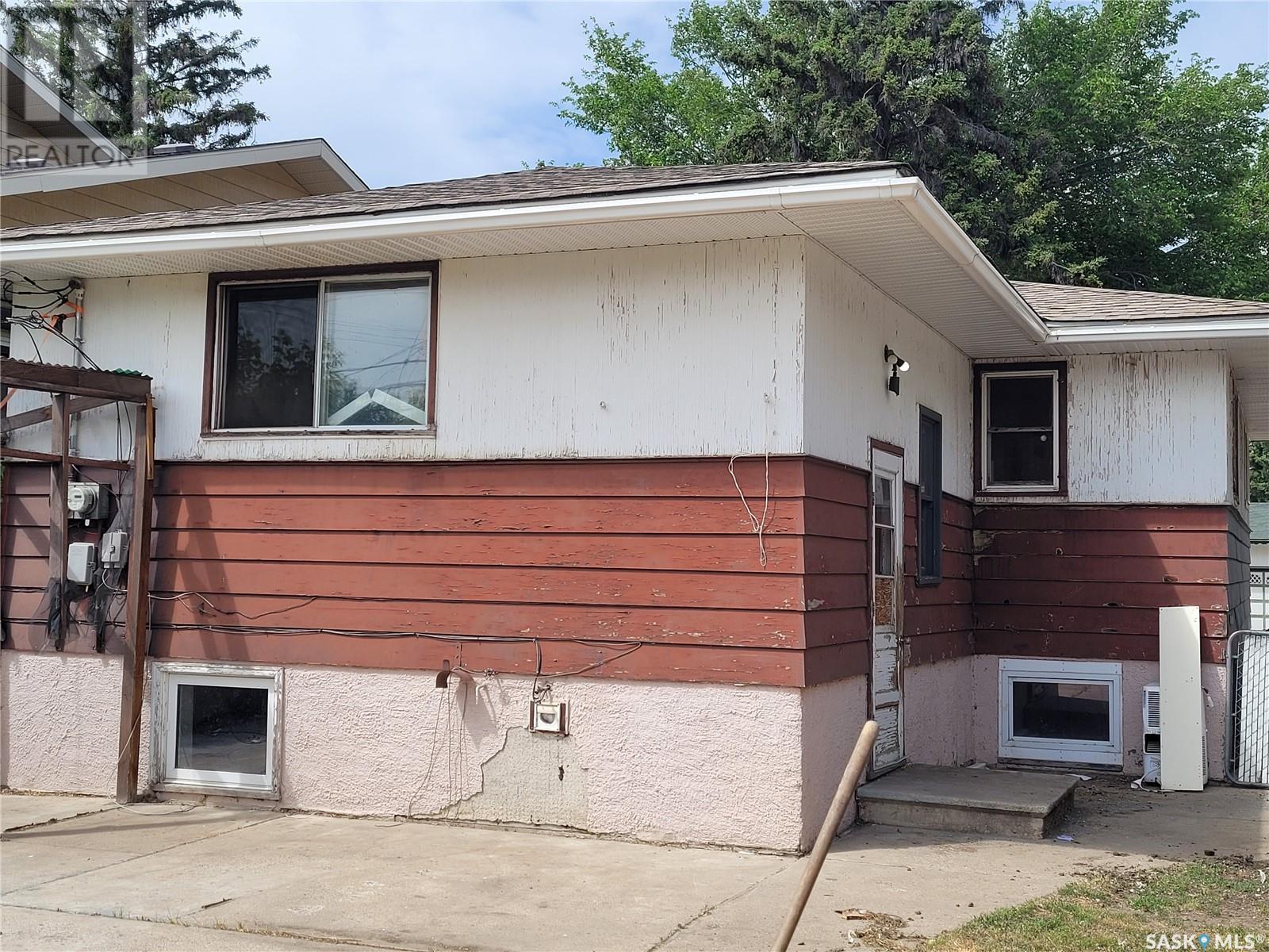 2805 20th STREET W