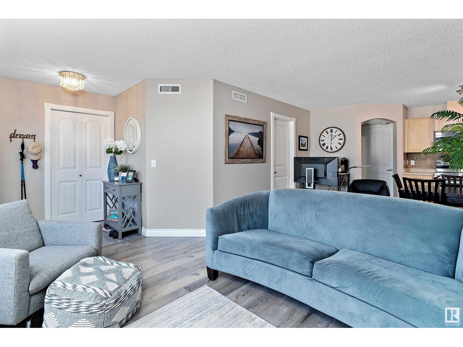 #89 604 62 ST SW