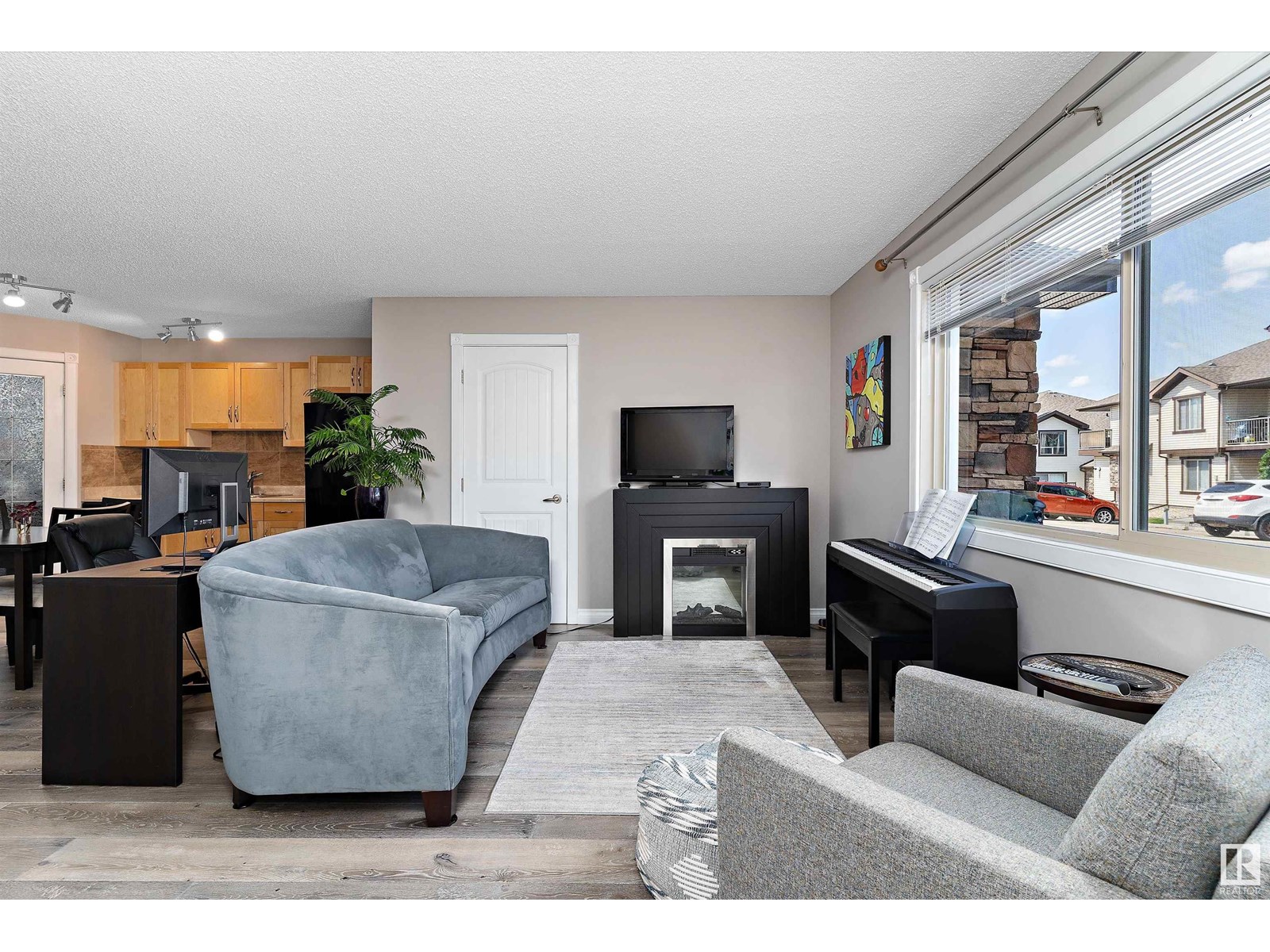 #89 604 62 ST SW
