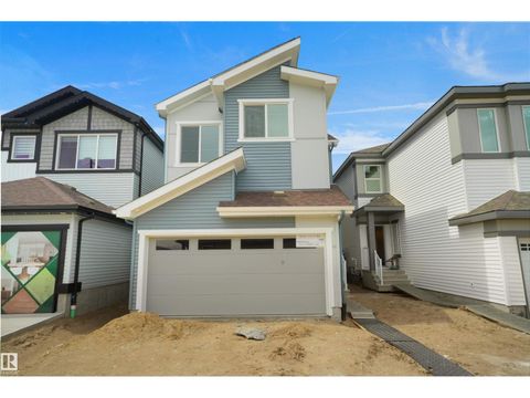 4208 208 St NW Edmonton AB T6M3E4