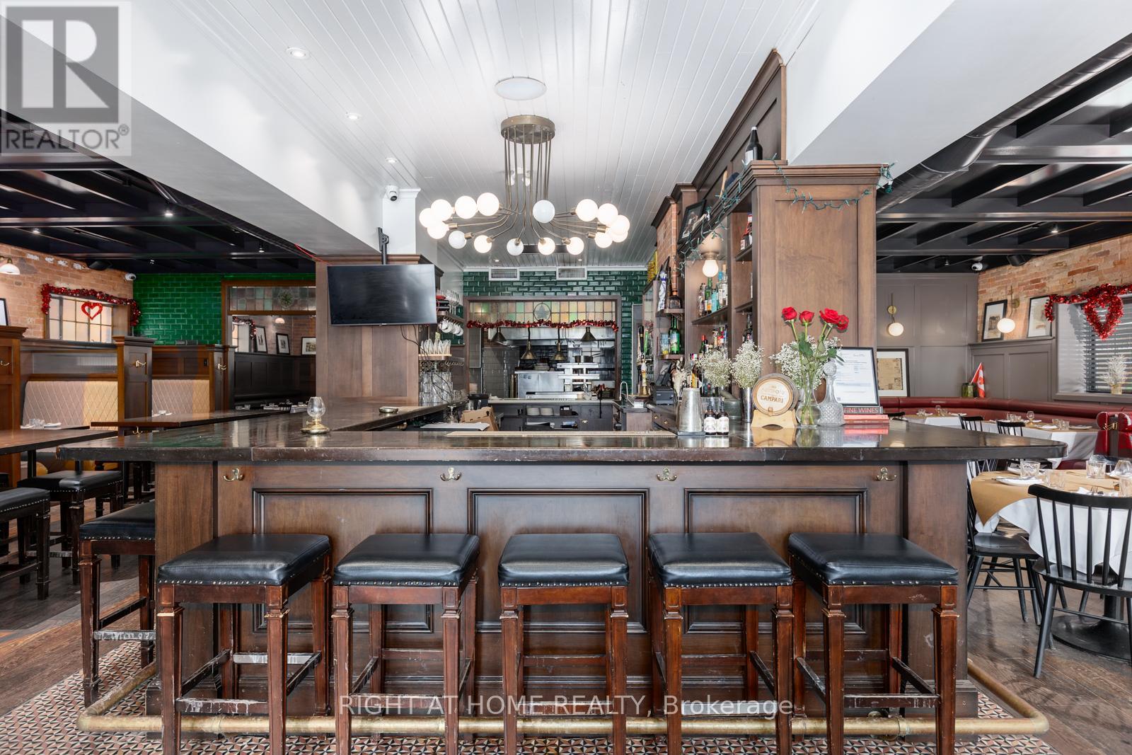 955 GERRARD STREET E