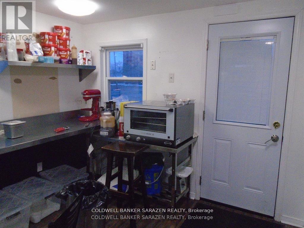 908-912 ST. LAURENT BOULEVARD N