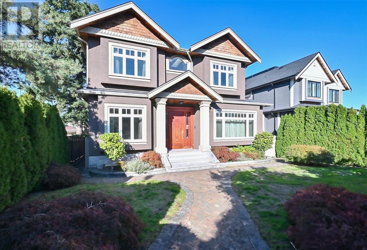 2817 OLIVER CRESCENT
