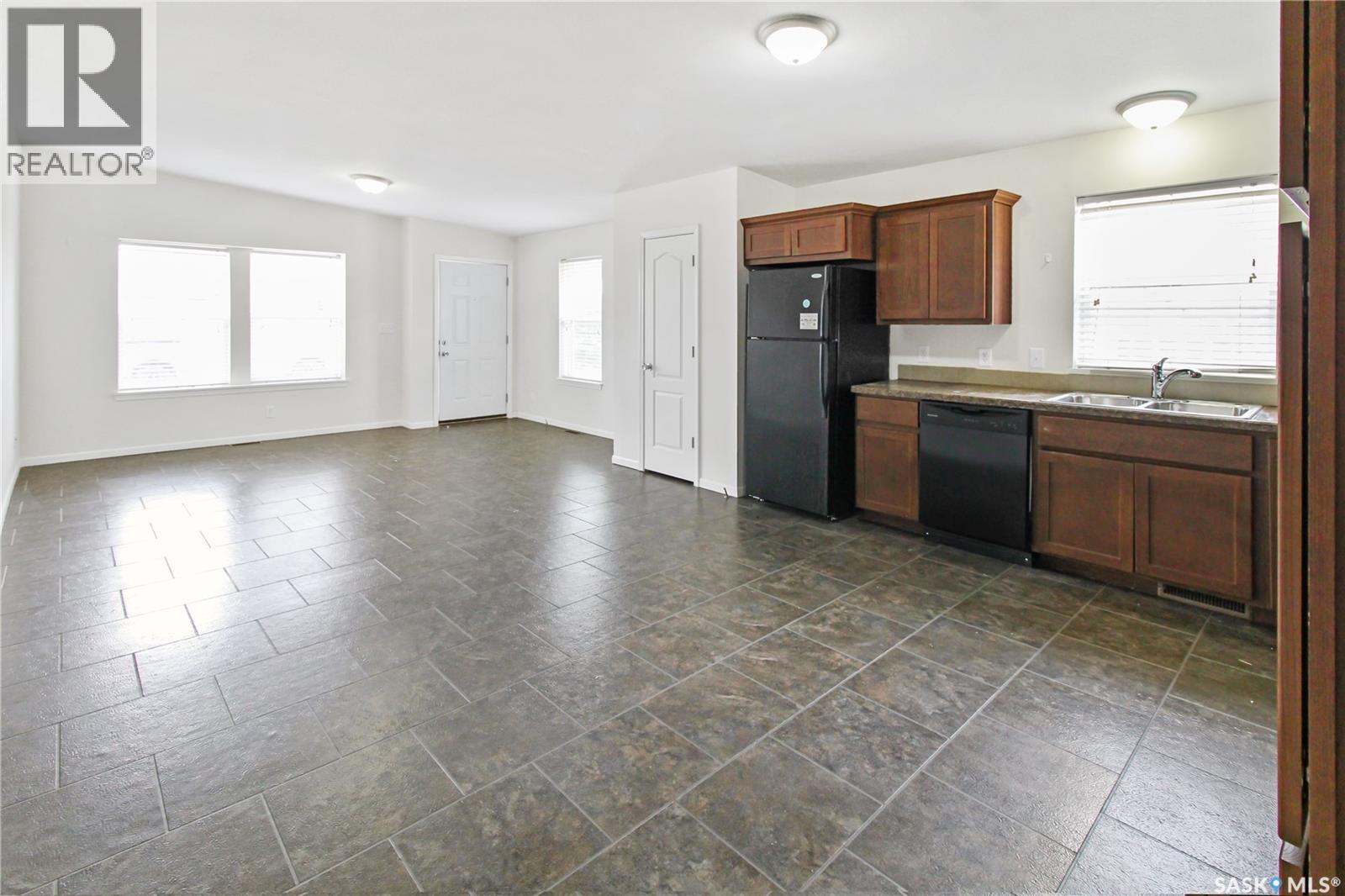 B 8470 Howard AVENUE