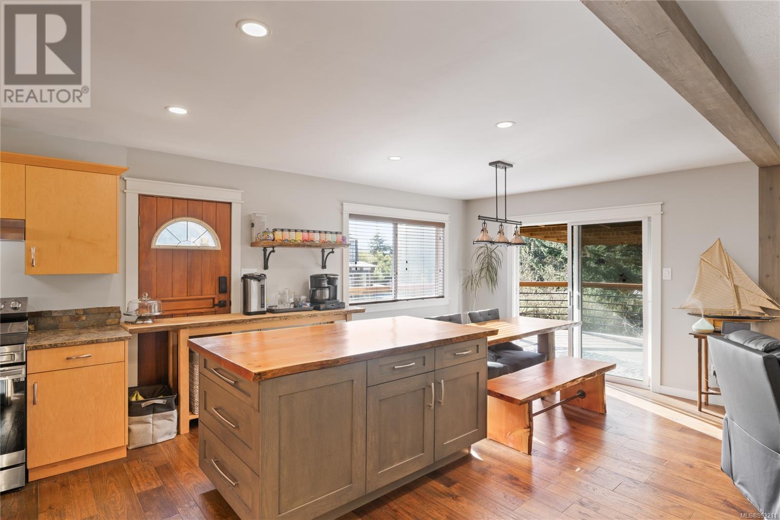 2450 Nanoose Rd