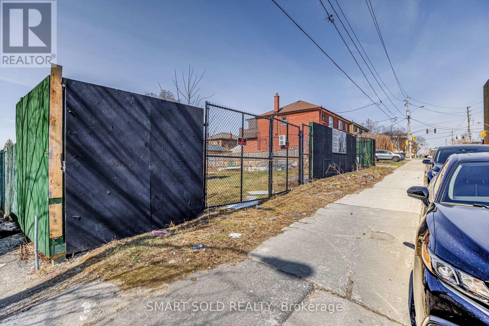 464-468 WINONA DRIVE